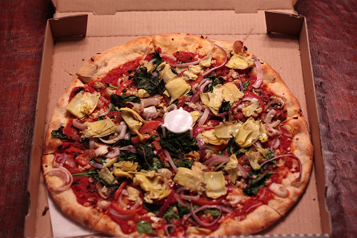 "White Mirror": 20 personas de este grupo online crean historias para "Black Mirror" que no son terroríficas ni deprimentes