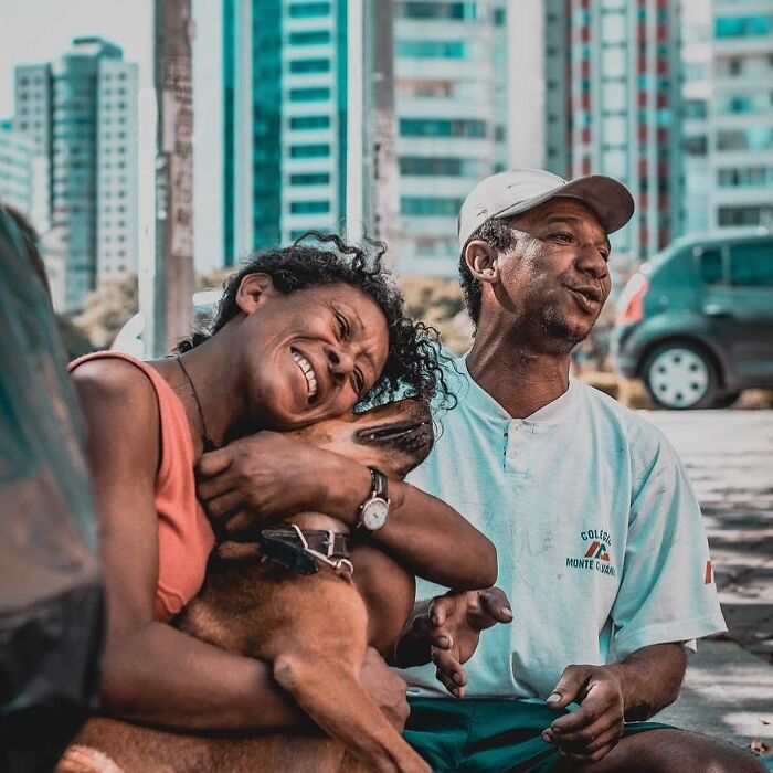 Account On Instagram Shows The Friendship Between Brazilian Homeless People And Their Dogs (183 Pics)