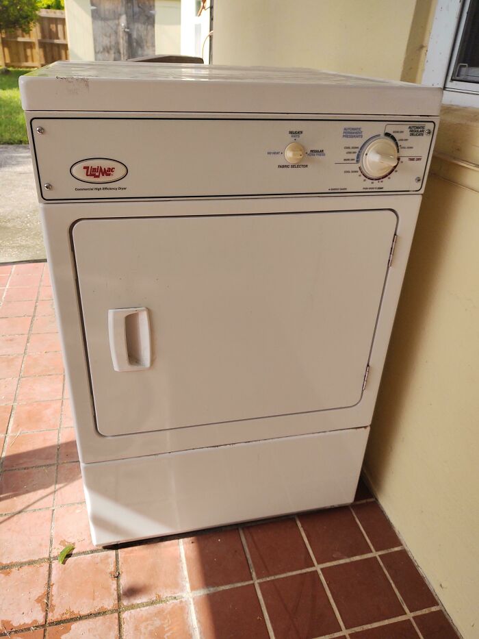 Just Nabbed What I Hope To Be A Bifl Clothes Dryer, A Unimac Front Loader. Found It At Local College Surplus Store Barely Used. Hardly Any Lint In Exhaust Duct. Now To Do Some Maintenance And Wire It Up
