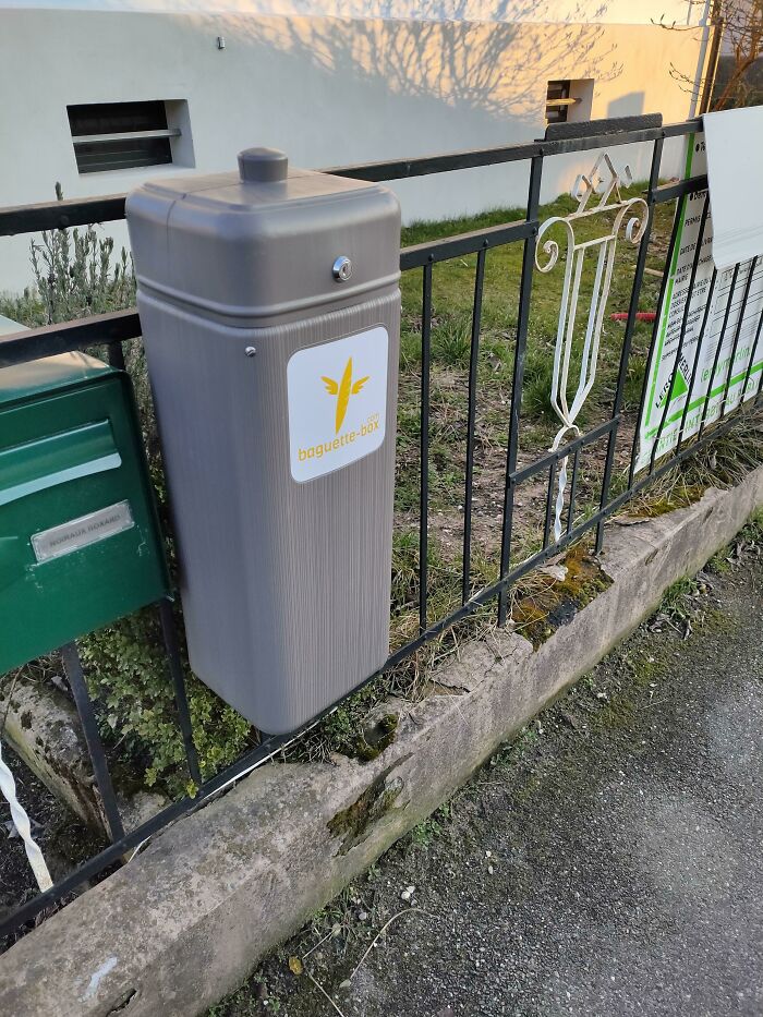 I Just Saw That In My Neighborhood, A Service Of Daily Baguette Delivery In France