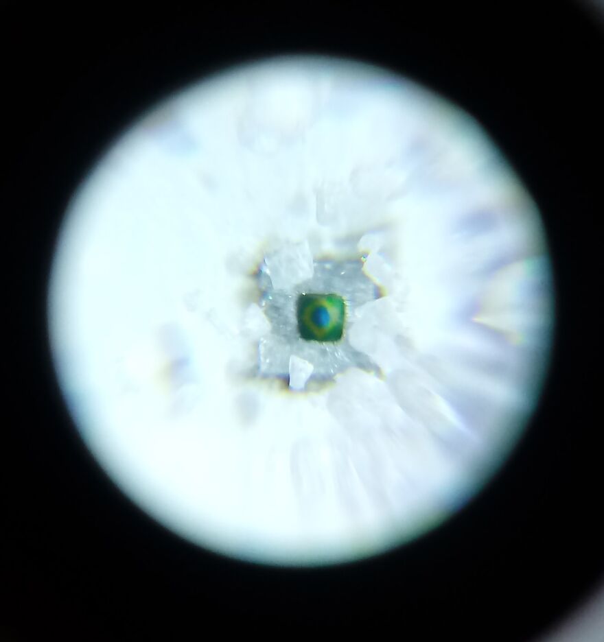 I Made The World&rsquo;s Smallest Painting (17 Pics)