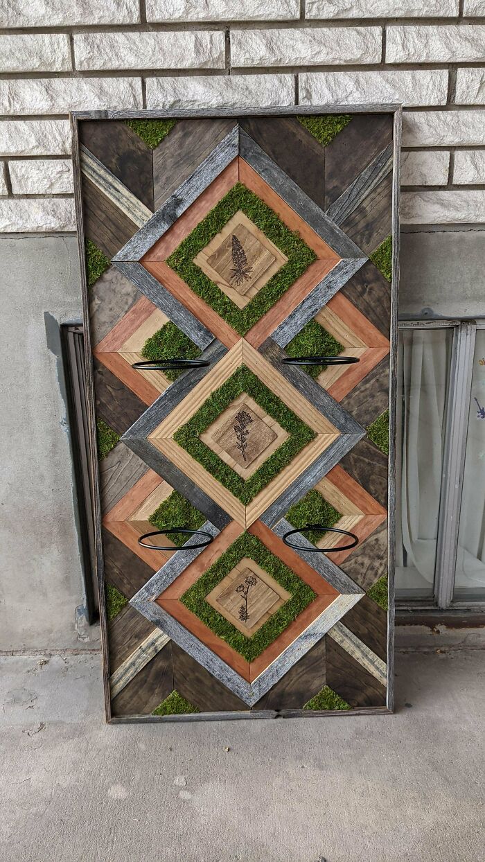 Hice esto para mi novia y, no les mentiré, estoy muy orgulloso. 24’’ x 48’’, con anillos para sostener macetas