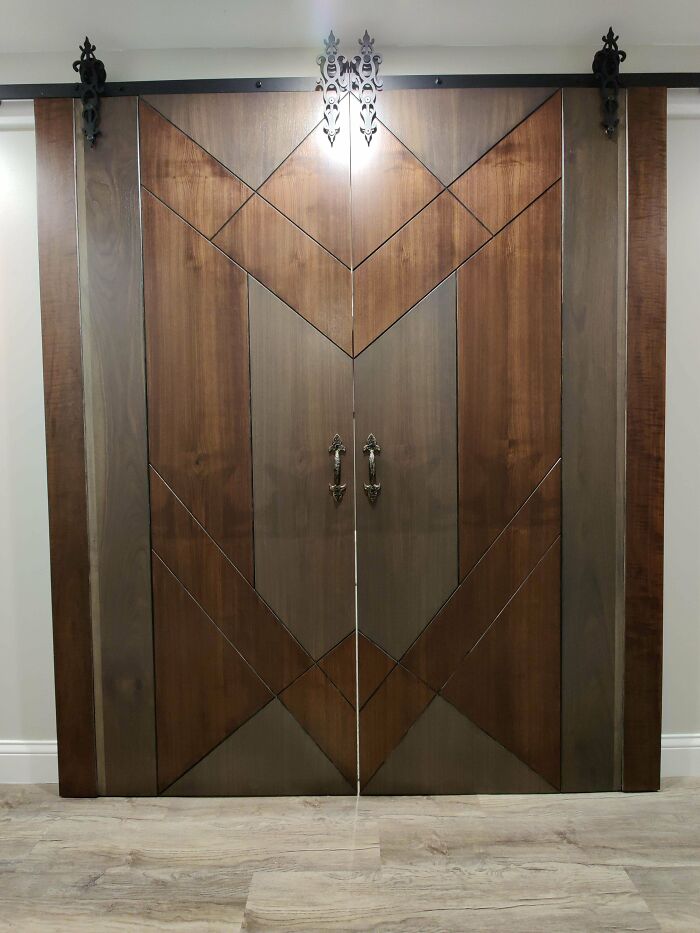 ¡Cambio de carrera! Desearía haberlo hecho antes. Después de un año siendo aprendiz en un taller, este es mi gran proyecto propio, desde el diseño y la construcción hasta el acabado