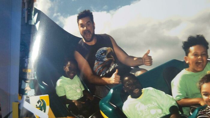 Who Says Going To An Amusement Park Alone Isn’t Fun?