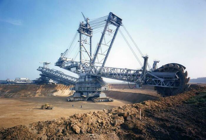Bagger 288, The World's Largest Land Vehicle