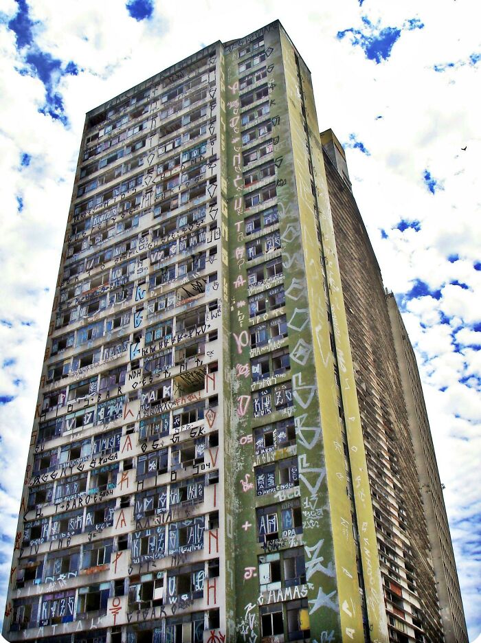 Edifício São Vito, A Notorious Vertical Slum In São Paulo, Brazil - The Internal Corridors Were 80 Cm (31 In) Wide