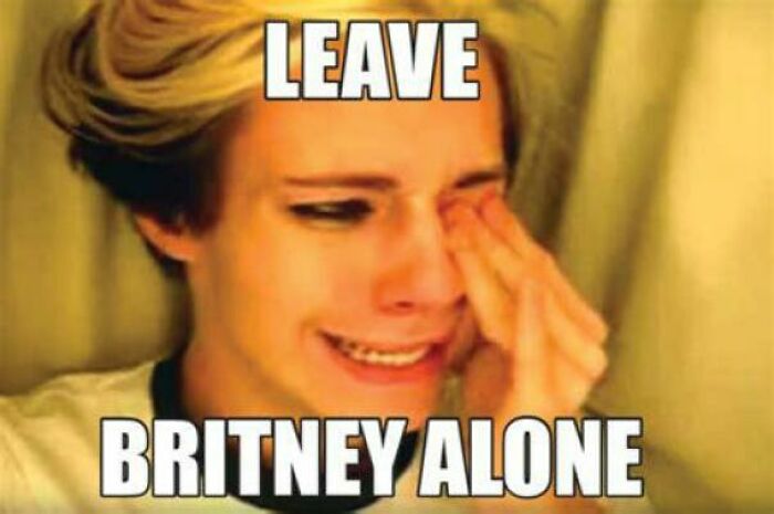 Que levante la mano quien le deba una disculpa a esta chica