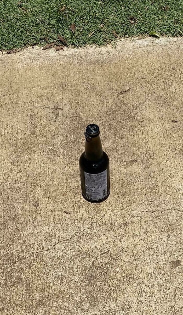 Lahaina Noon In Hawaii Right Now - The Sun Passes Directly Overhead, So Anything That Isn't Top-Heavy Doesn't Cast A Shadow