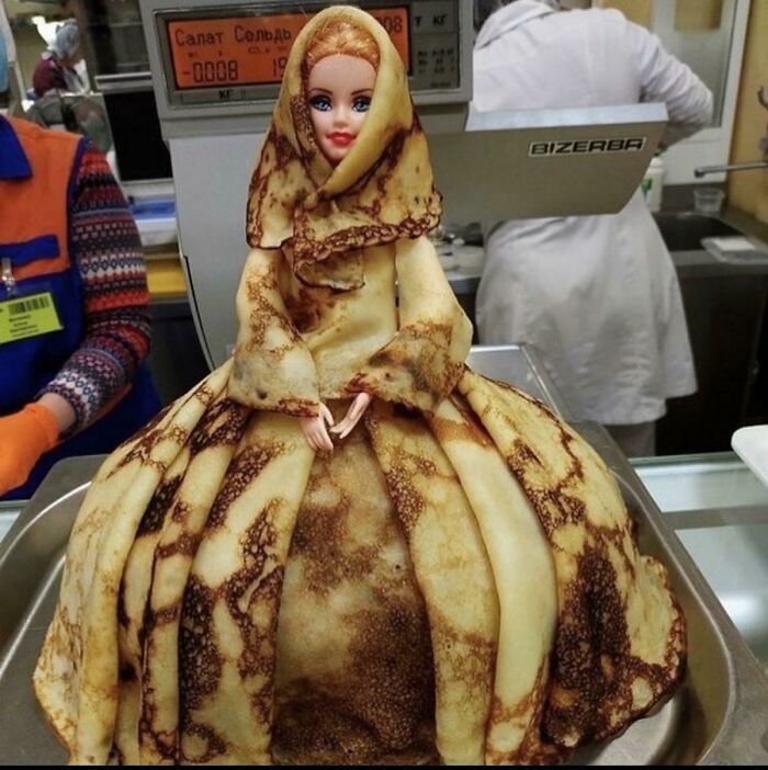 Crepes servidos como una Barbie Babushka
