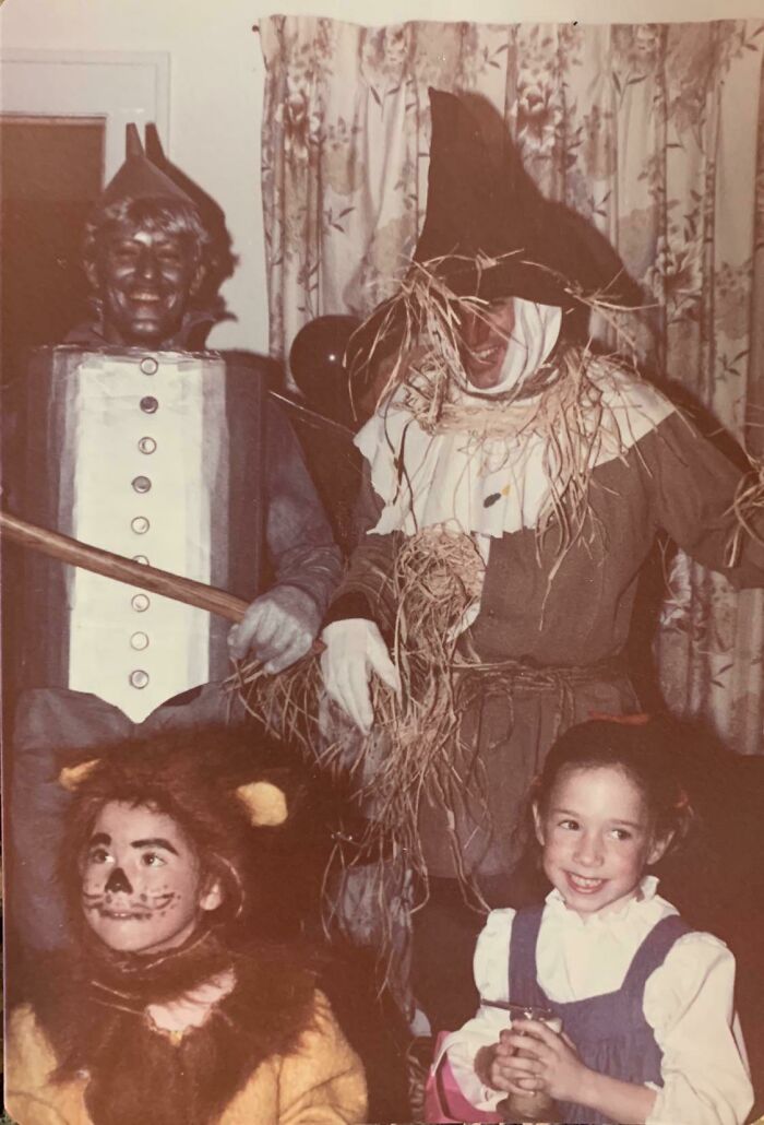 Stumbled Across This Photo Of A Group Halloween Costume From 1984, When I Was 6, I Wanted To Be Dorothy - But I Had A Lot Of Fun Saying “Da Noive” All Night