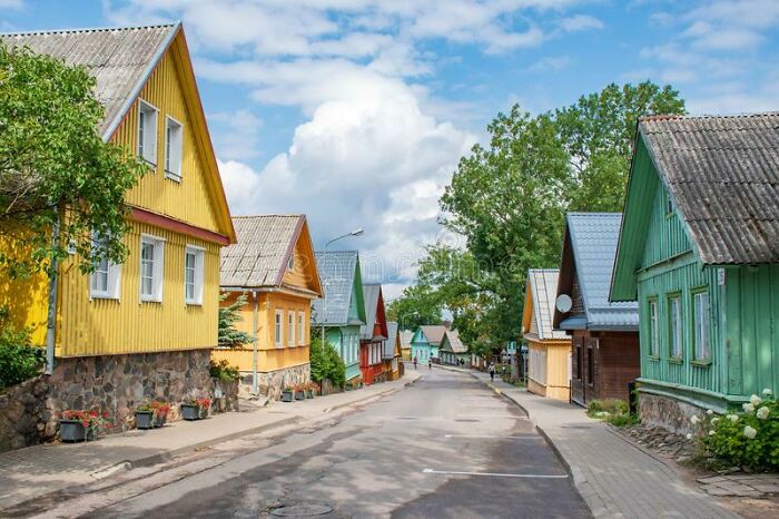 Antiguas casas tradicionales de madera en Trakai, Lituania