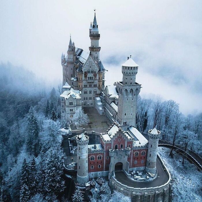 El castillo Neuschwanstein en Alemania, aún más impresionante con nieve