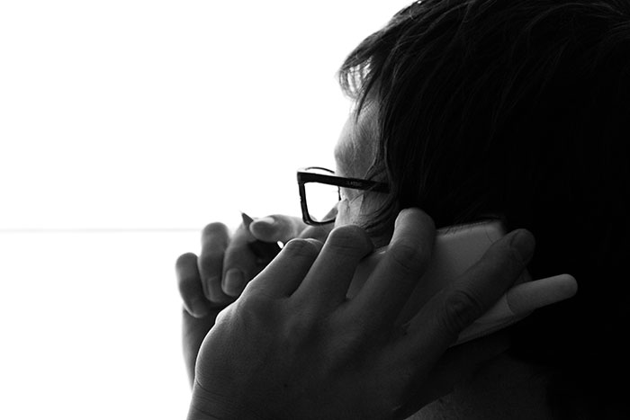 "White Mirror": 20 personas de este grupo online crean historias para "Black Mirror" que no son terroríficas ni deprimentes