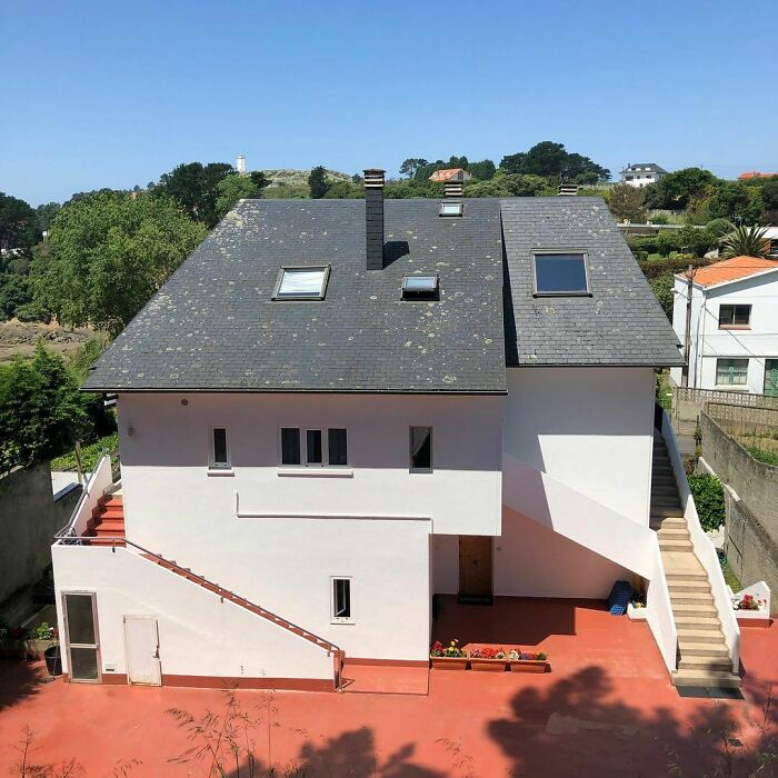 Some Days I Admire All The Unecessary Work That Go Into Stuff (Also Please Notice The Smurf Door)