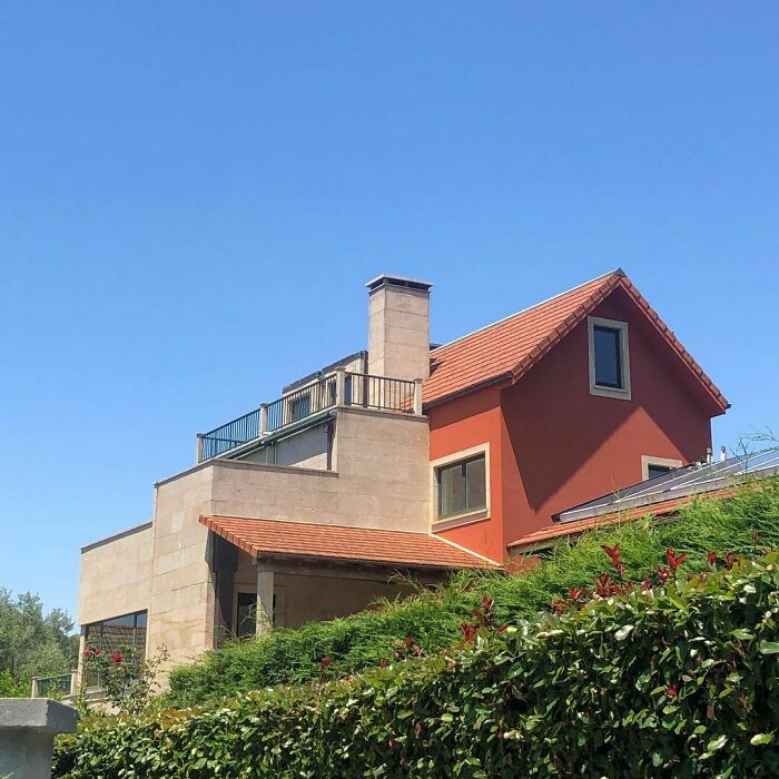 When Ur House Has One Big Chimney 😍