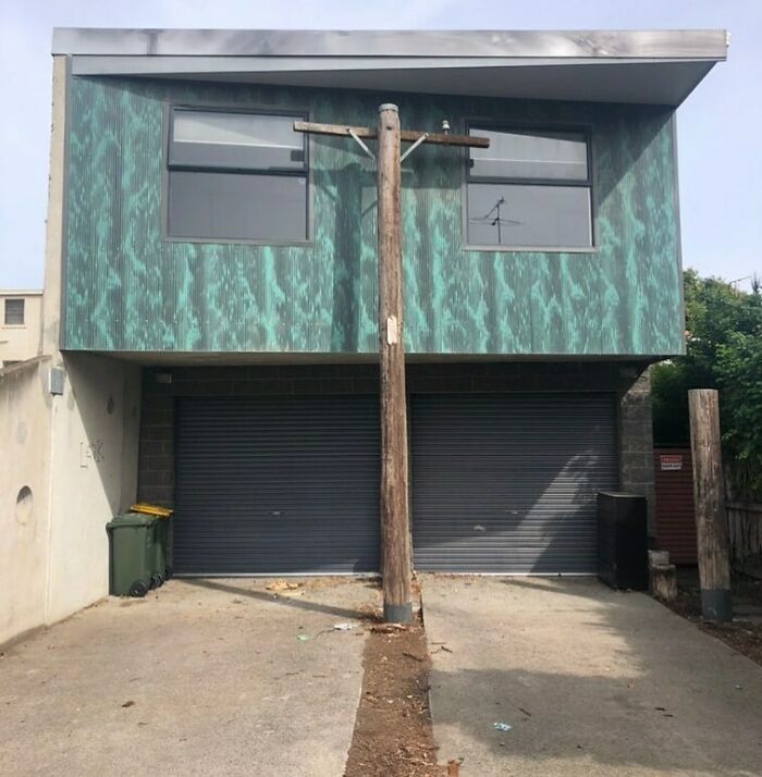 It Helps Steer The Eye Away From The 50's Kitchen Table Laminate Facade