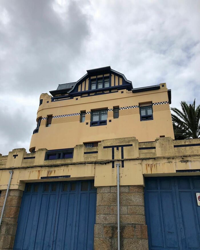 Idk Some Kinda LEGO Fort