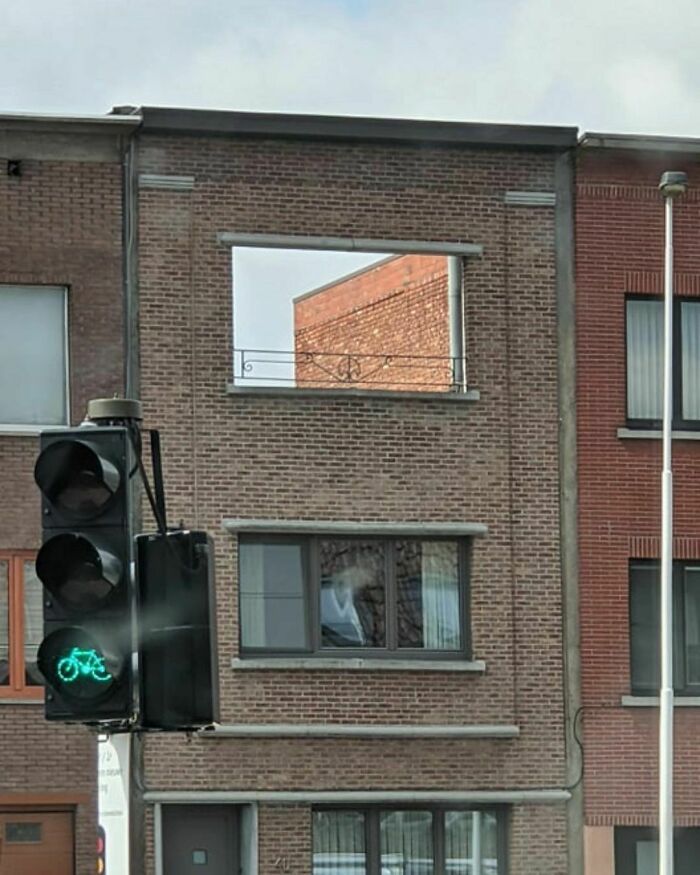 Clap Along If You Feel Like A Room Without A Room