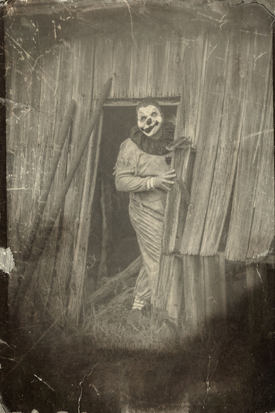 I Photographed Creepy Clowns In A Cornfield Because I Love Vintage Horror Halloween Images