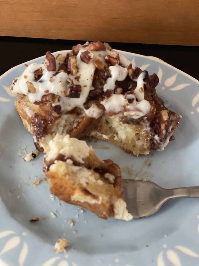 This Cheesecake Hawaiian Cinnamon Roll