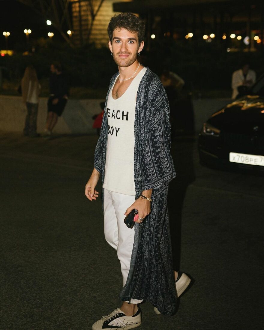 In Russia, A Photographer Takes Pictures Of Stylish People On City Streets