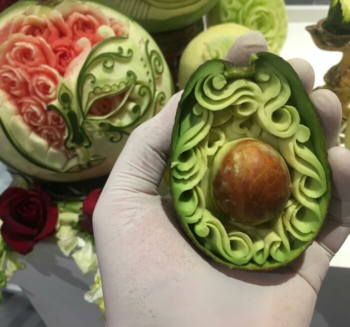 Italian Artist Makes Amazing Sculptures Using Avocados