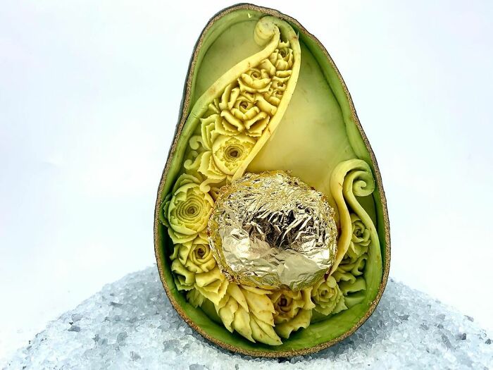 Italian Artist Makes Amazing Sculptures Using Avocados