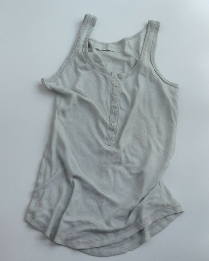 Japanese Artist Makes Ceramic Sculptures That Look Like They're Made Of Fabric