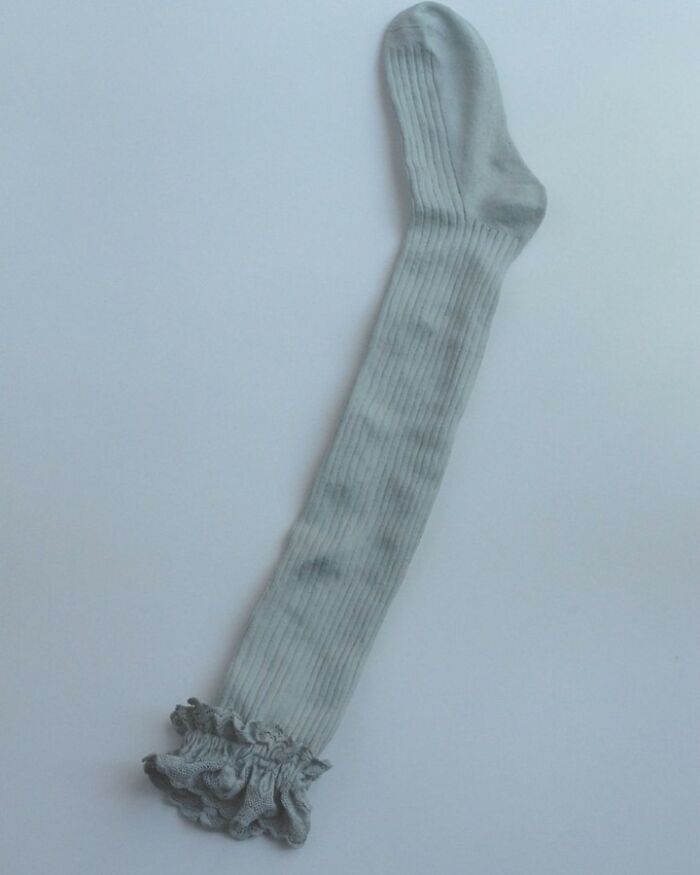 Japanese Artist Makes Ceramic Sculptures That Look Like They're Made Of Fabric