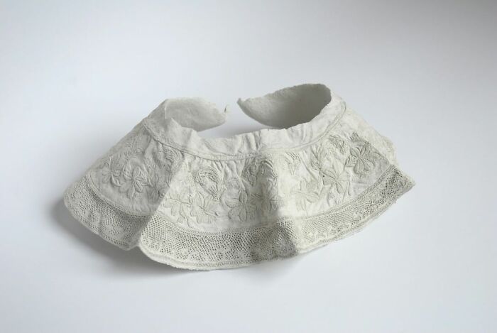 Japanese Artist Makes Ceramic Sculptures That Look Like They're Made Of Fabric