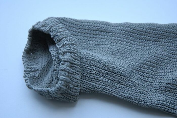 Japanese Artist Makes Ceramic Sculptures That Look Like They're Made Of Fabric