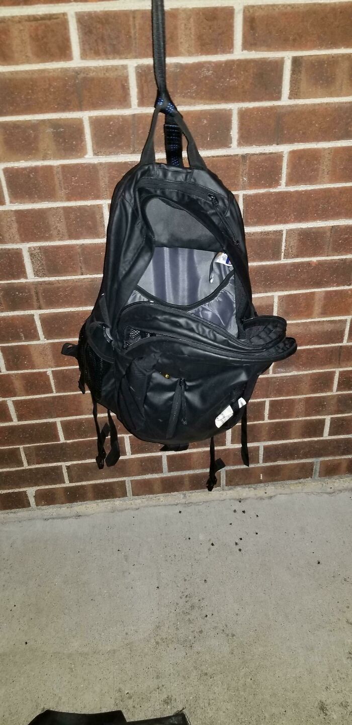 29 Of The Weirdest And Wildest Things Seen By Food Delivery Drivers On The Job