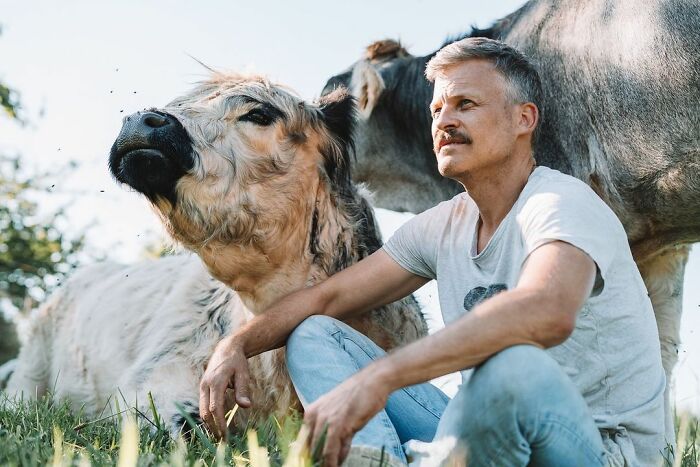 Farm Animals Are Not Just Food And This Man Proves That Farm Animals Are Not Just Food And This Man Proves That