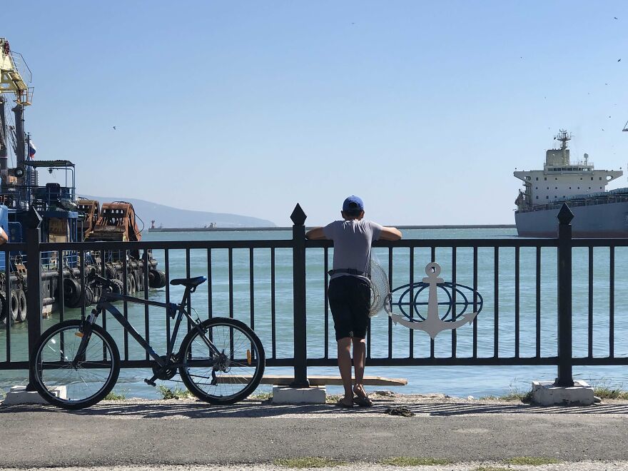 Mountains, Yachts, Ships, The Sea And Amazing Sunsets - All This Is Novorossiysk (25 Pics)