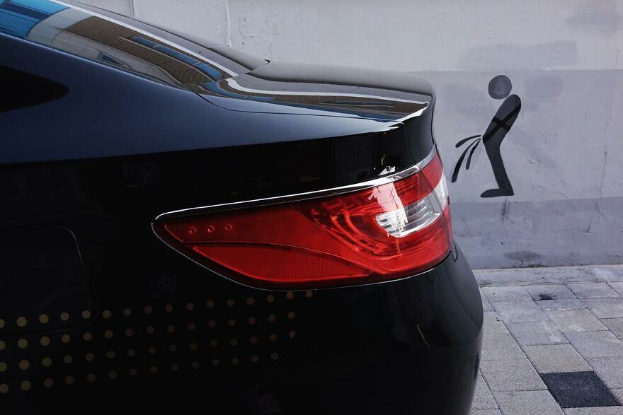 Photographer Goes Out On The Streets Of Hong Kong Capturing Everyday Coincidences