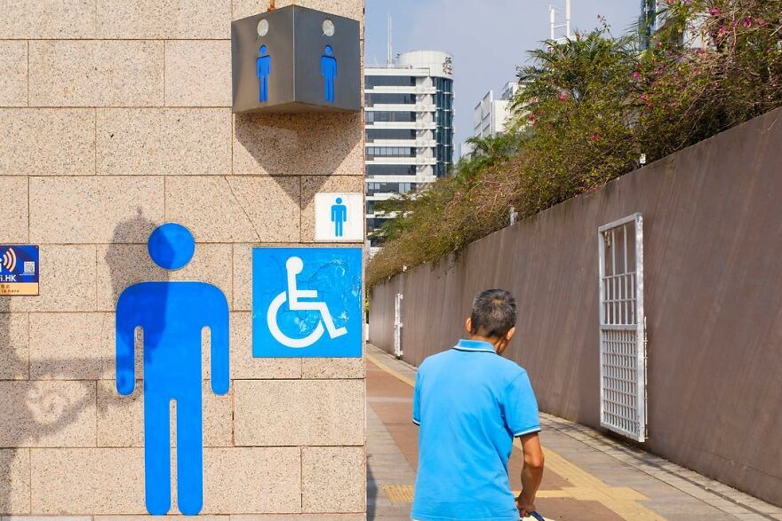 Photographer Goes Out On The Streets Of Hong Kong Capturing Everyday Coincidences