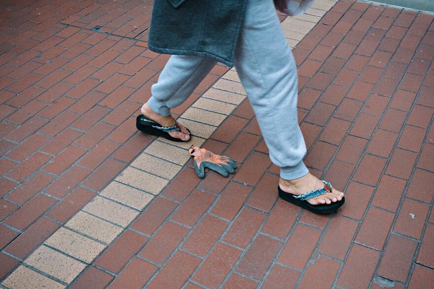 Photographer Goes Out On The Streets Of Hong Kong Capturing Everyday Coincidences