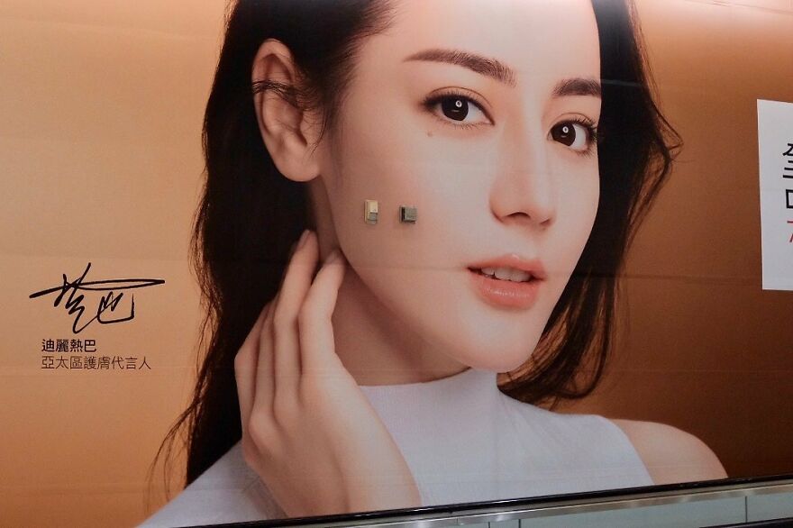 Photographer Goes Out On The Streets Of Hong Kong Capturing Everyday Coincidences