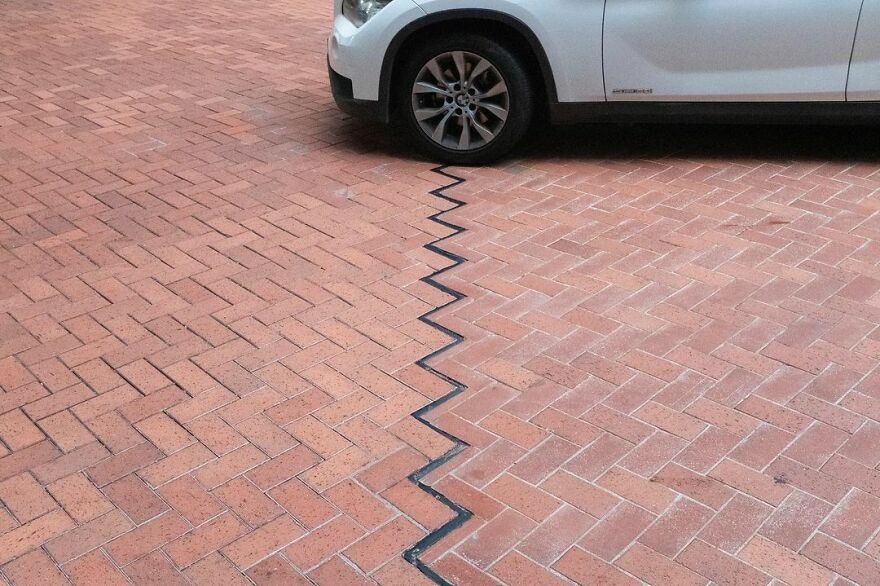 Photographer Goes Out On The Streets Of Hong Kong Capturing Everyday Coincidences