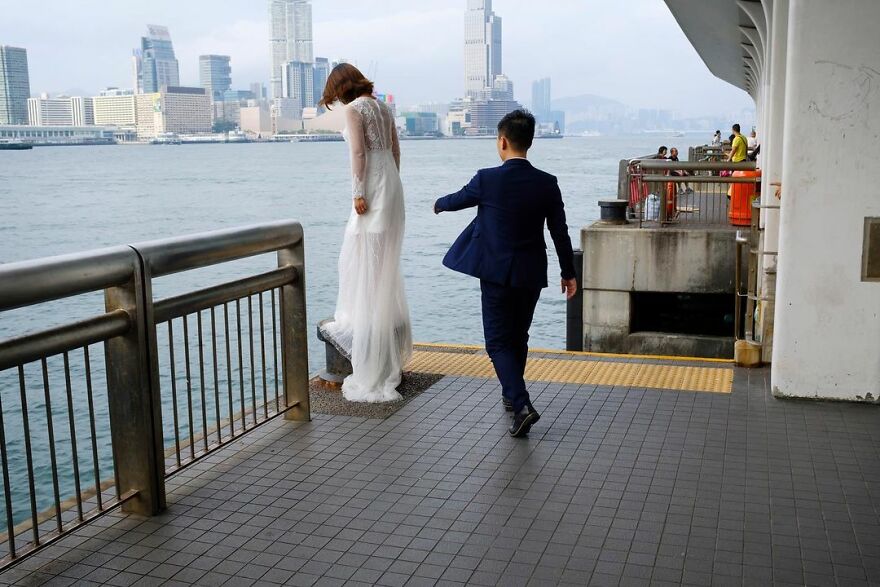 Photographer Goes Out On The Streets Of Hong Kong Capturing Everyday Coincidences
