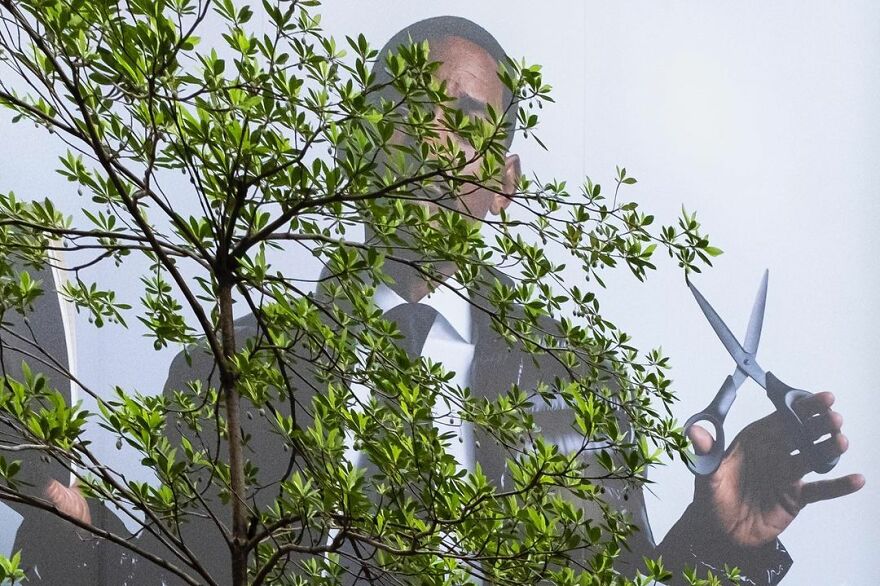 Photographer Goes Out On The Streets Of Hong Kong Capturing Everyday Coincidences