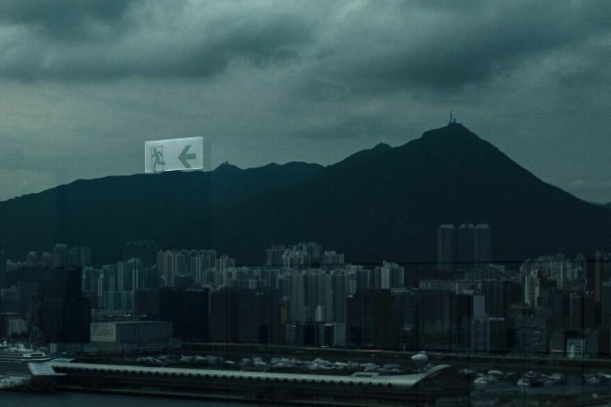 Photographer Goes Out On The Streets Of Hong Kong Capturing Everyday Coincidences