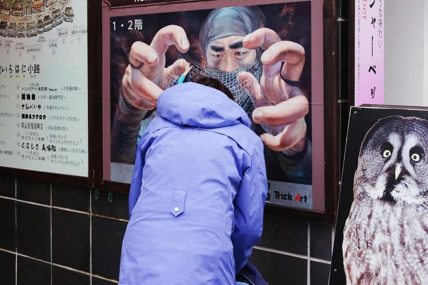 Photographer Goes Out On The Streets Of Hong Kong Capturing Everyday Coincidences