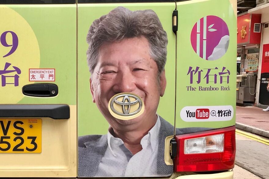 Photographer Goes Out On The Streets Of Hong Kong Capturing Everyday Coincidences