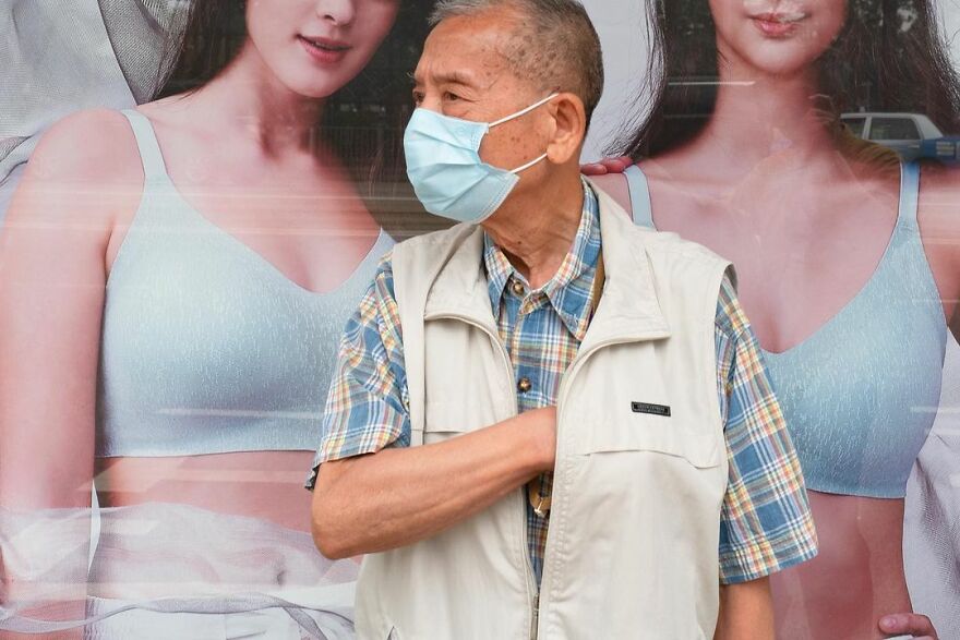 Photographer Goes Out On The Streets Of Hong Kong Capturing Everyday Coincidences