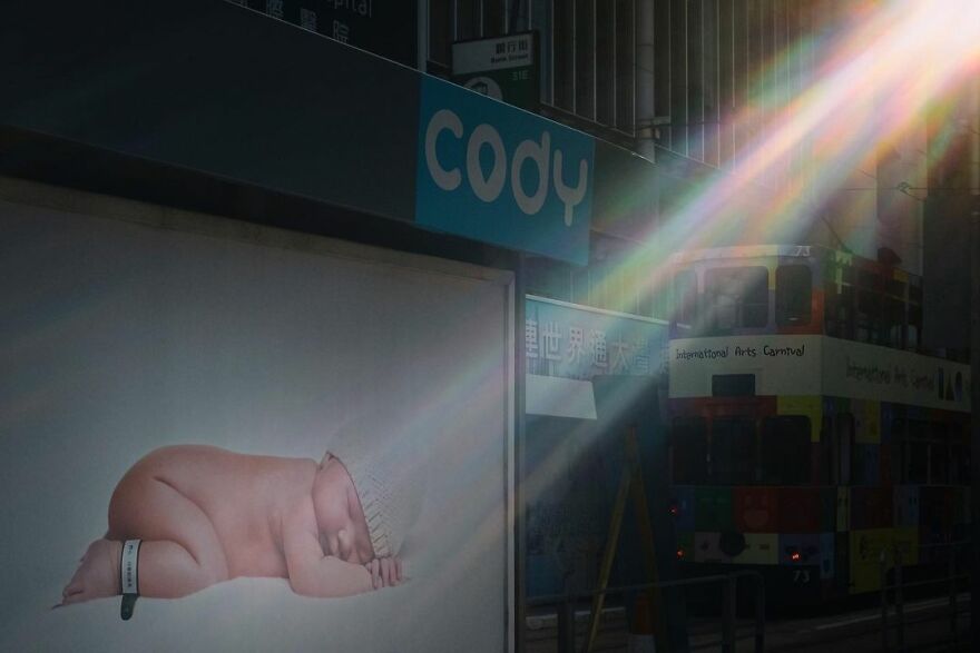 Photographer Goes Out On The Streets Of Hong Kong Capturing Everyday Coincidences