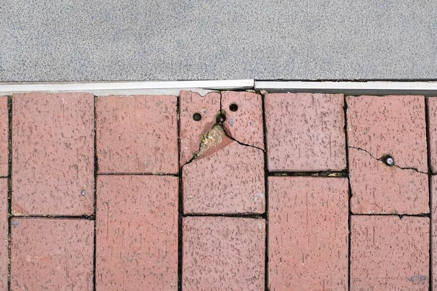 Photographer Goes Out On The Streets Of Hong Kong Capturing Everyday Coincidences