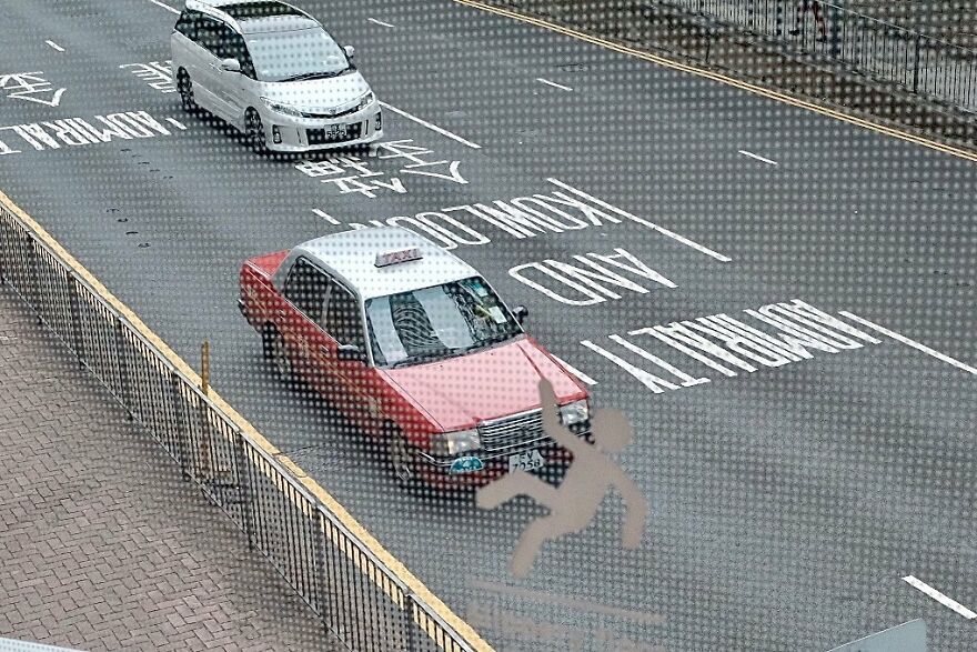 Photographer Goes Out On The Streets Of Hong Kong Capturing Everyday Coincidences