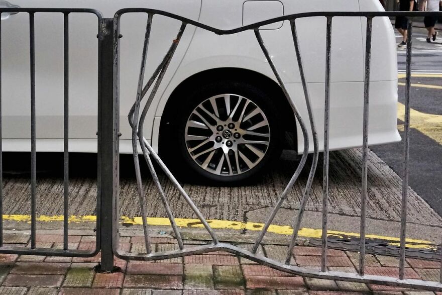 Photographer Goes Out On The Streets Of Hong Kong Capturing Everyday Coincidences