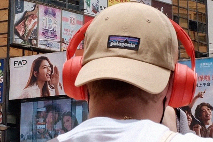 Photographer Goes Out On The Streets Of Hong Kong Capturing Everyday Coincidences